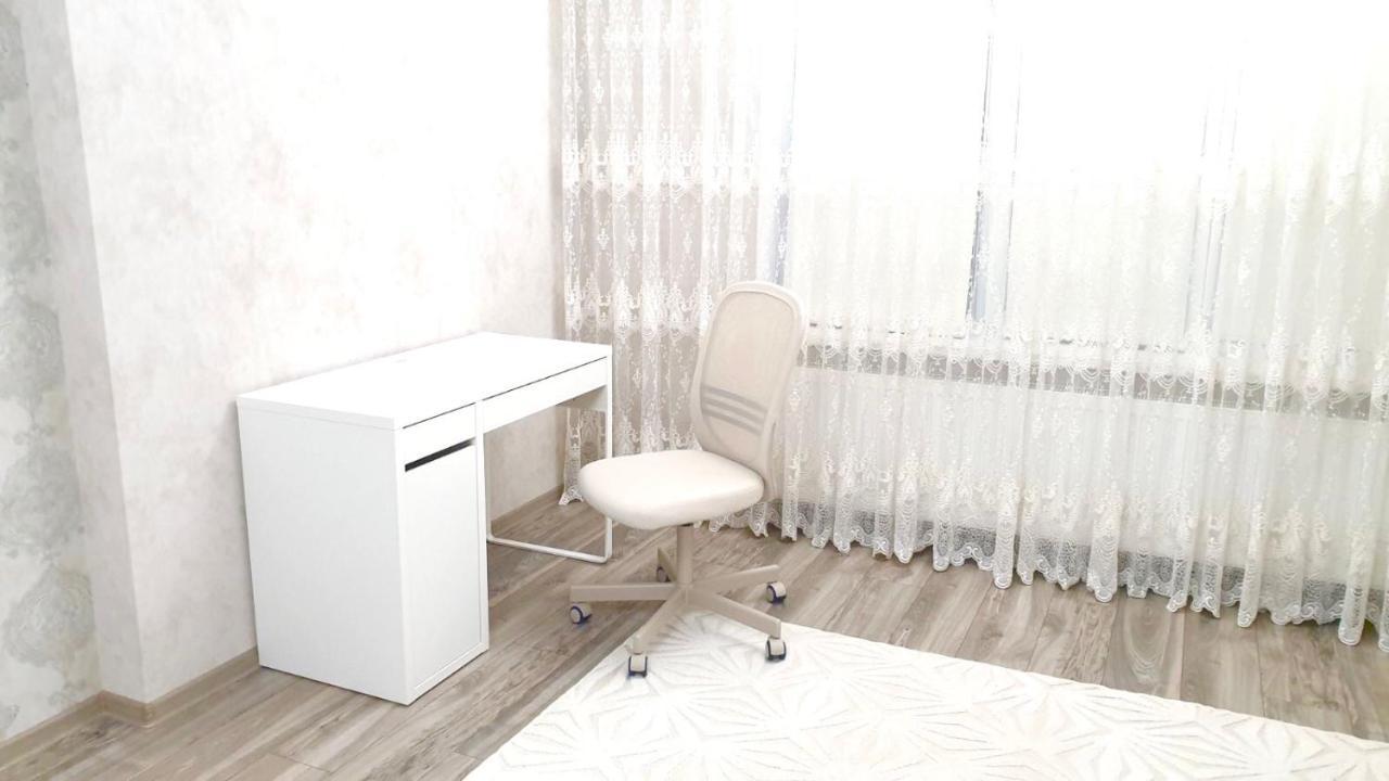 Center Apartment On Albisoara Street Chisinau Exterior foto