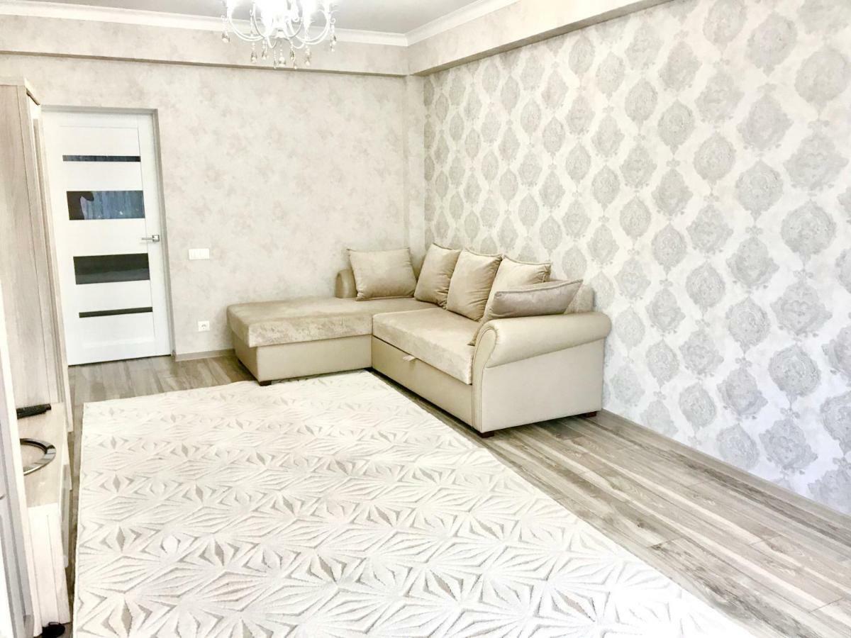 Center Apartment On Albisoara Street Chisinau Exterior foto