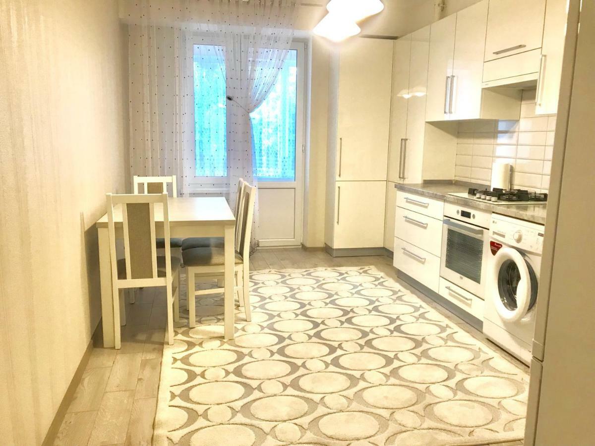 Center Apartment On Albisoara Street Chisinau Exterior foto